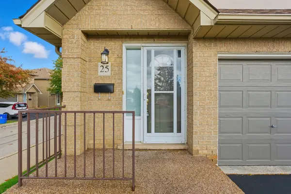 100 Vineberg DR #25, Hamilton, ON L8W 3X4