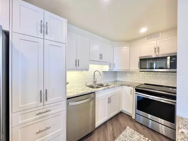 Belleville, ON K8N 5M4,344 Front ST #1002