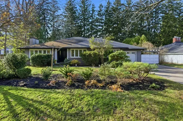 16 Lovers LN, Hamilton, ON L9G 1G3