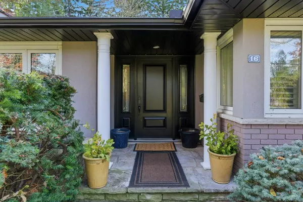 Hamilton, ON L9G 1G3,16 Lovers LN