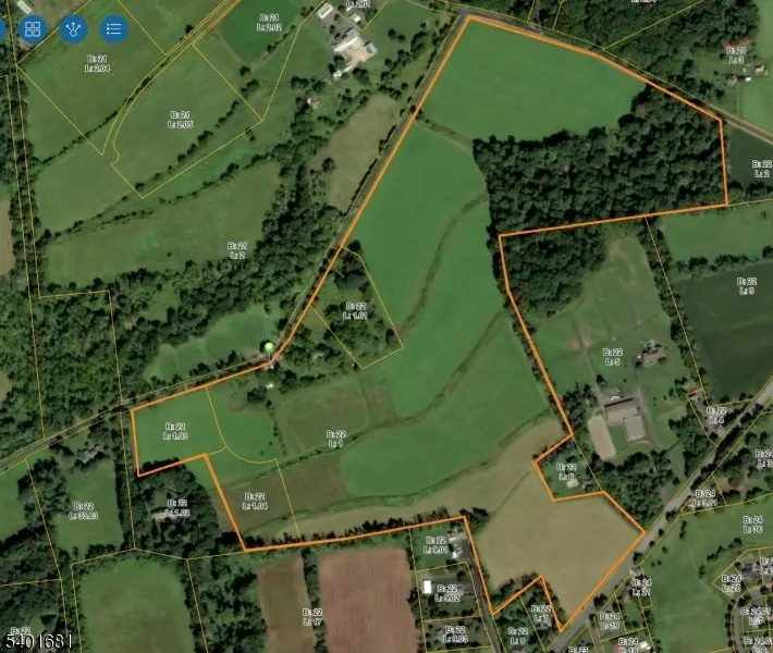 32 Reading Rd, Delaware Twp., NJ 08559