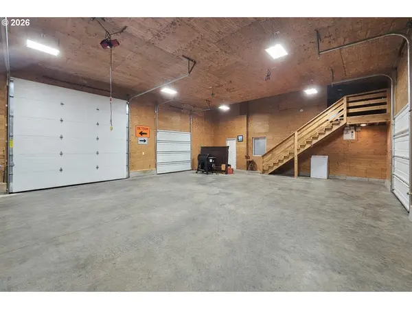 221 KING ST, Brookings, OR 97415