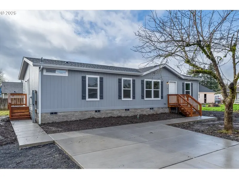 601 HELTON ST, Castle Rock, WA 98611