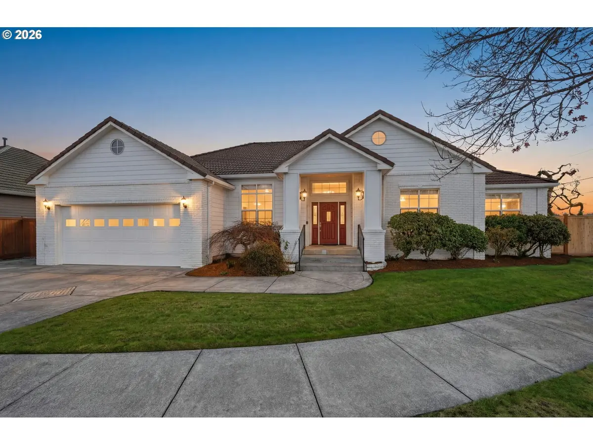 2120 ASHBURY DR, Eugene, OR 97408