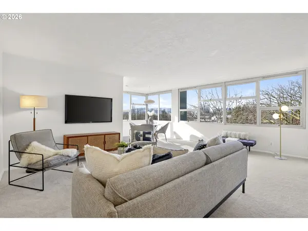 Portland, OR 97232,1220 NE 17TH AVE #4F