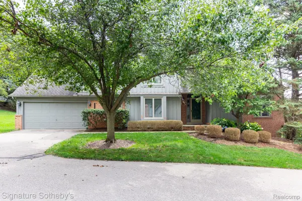 37524 Burton CT, Farmington Hills, MI 48331