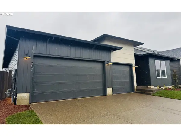 Woodburn, OR 97071,707 Magnolia AVE