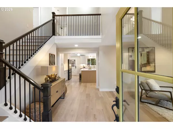 Lake Oswego, OR 97034,17706 TREE TOP WAY