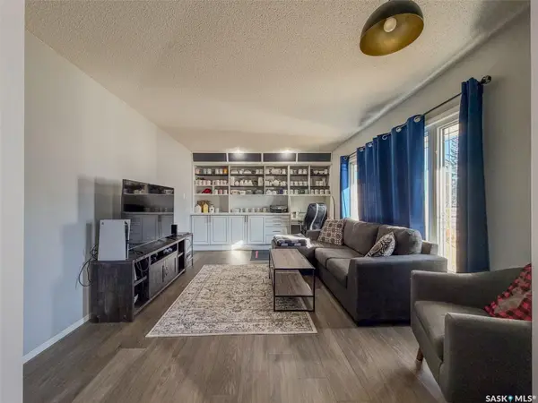 405 5th STREET E, Shaunavon, SK S0N 2M0