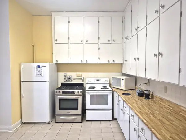 1204 Richmond ST, London East, ON N6A 3L4