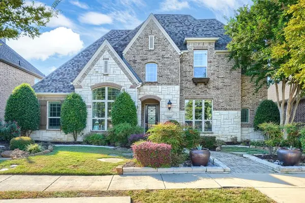 1208 Damsel Caitlyn Drive,  Lewisville,  TX 75056