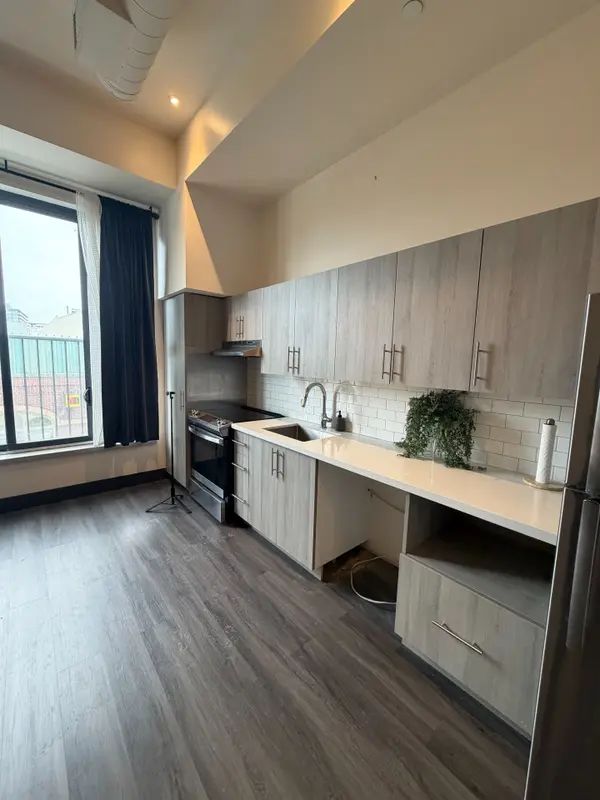 Hamilton, ON L8N 1A9,121 King ST E