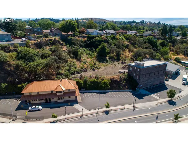 908 E 2ND ST, The Dalles, OR 97058