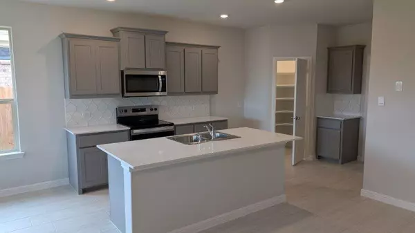 Cleburne, TX 76031,953 TRACTION Trail