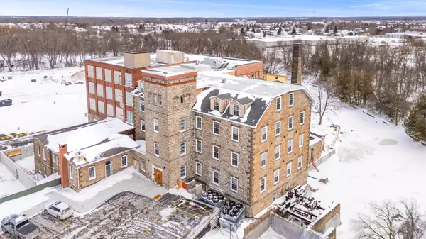 Carleton Place, ON K7C 1T4,150 Mill ST #003