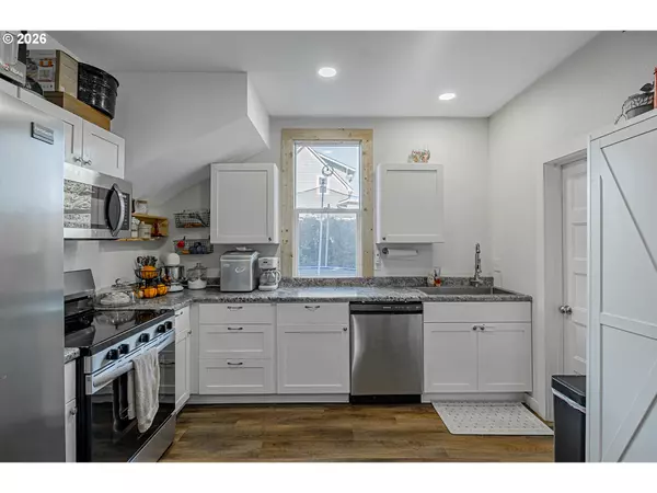 North Bend, OR 97459,1541 UNION AVE