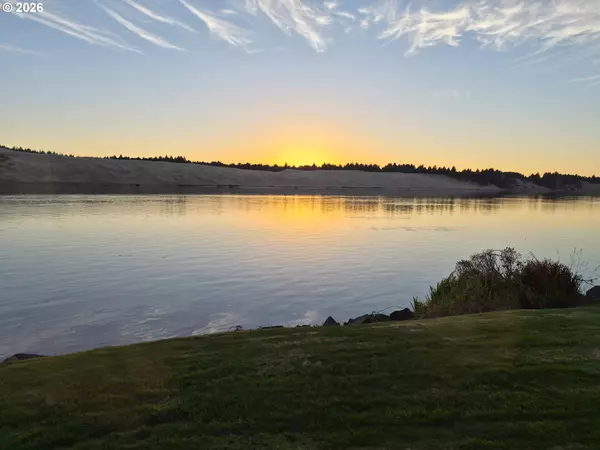 Florence, OR 97439,1040 BAY ST #14