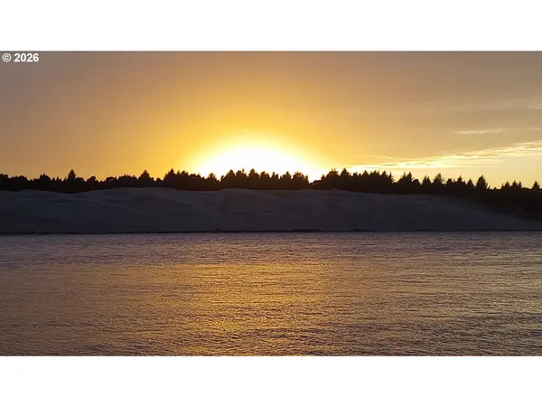 1040 BAY ST #14, Florence, OR 97439