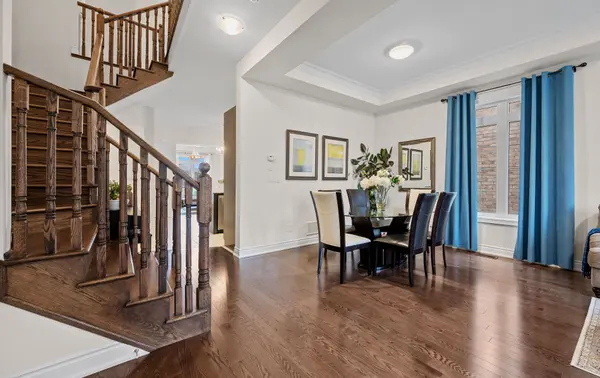 35 Clara May AVE, East Gwillimbury, ON L9N 0R4