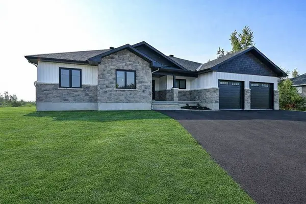 3249 Elizabeth ST, Greely - Metcalfe - Osgoode - Vernon And Area, ON K0A 2W0