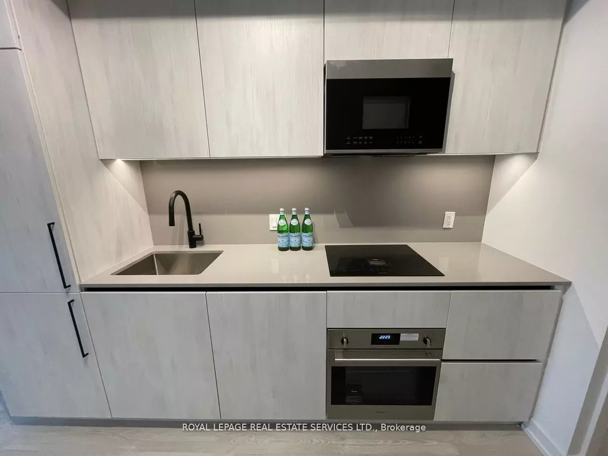 Toronto C08, ON M5A 1G1,35 Parliament ST #303