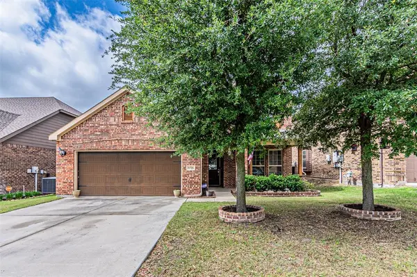 5721 Diamond Valley Drive, Fort Worth, TX 76179