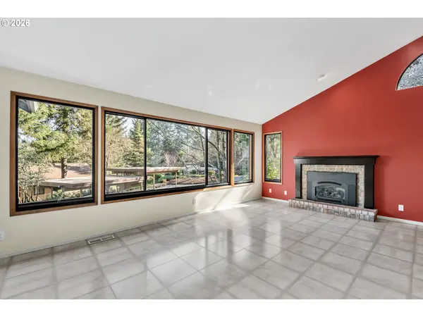 Eugene, OR 97405,3899 COLONY OAKS DR