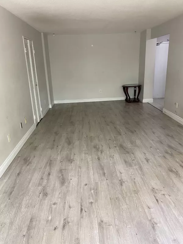 Toronto C11, ON M3C 1A1,60 Pavane Link WAY #R2-2