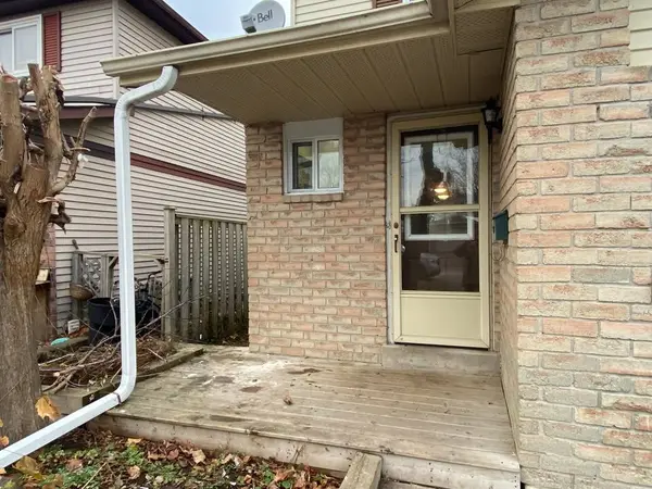 Barrie, ON L4M 5V2,62 Corbett DR