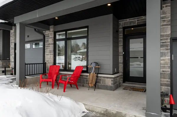 Huntsville, ON P1H 0G4,12 Blue Birch LN