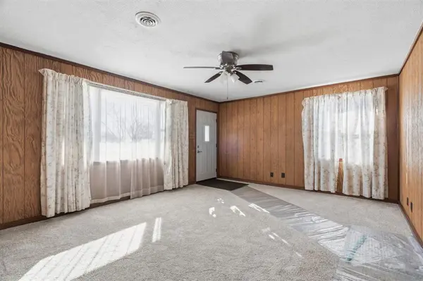 3821 Oakland Road NE, Cedar Rapids, IA 52402