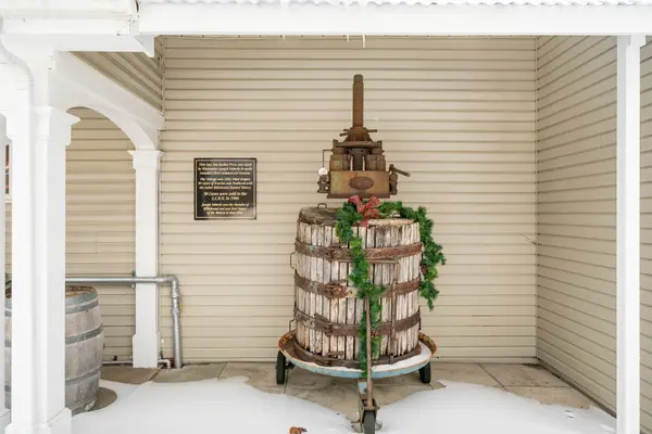 1811 Niagara Stone RD, Niagara-on-the-lake, ON L0S 1J0