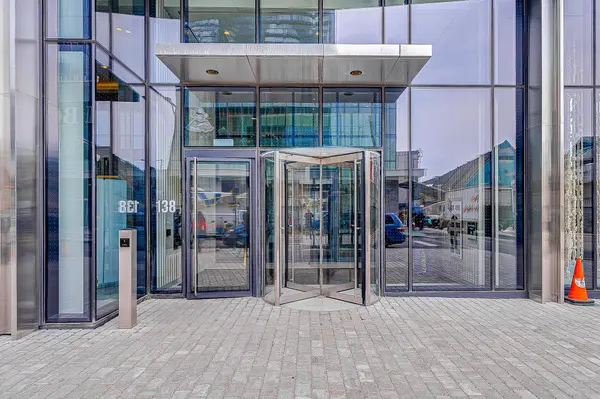 Toronto C01, ON M5E 0E4,138 Downes ST #4105