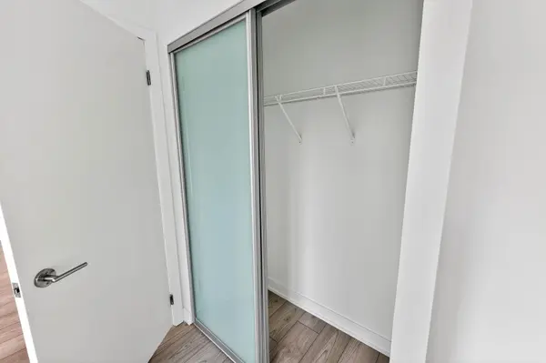 Toronto C10, ON M4P 1V7,120 Broadway AVE #205N