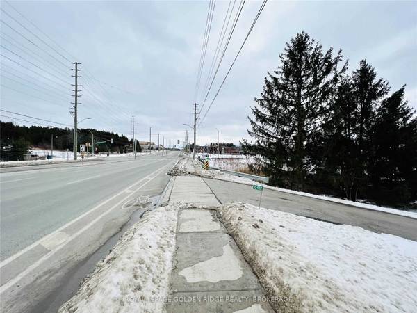 15482 Leslie ST, Aurora, ON L4G 7C4