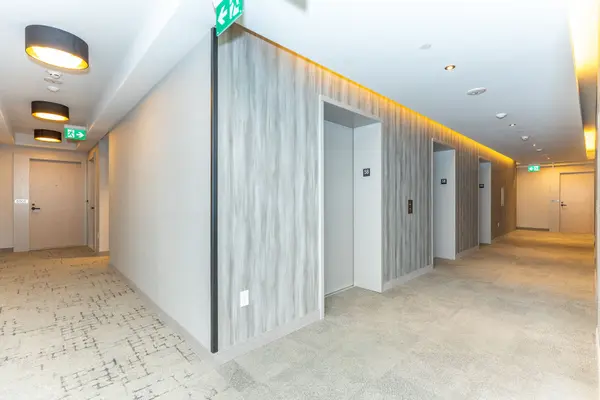 Vaughan, ON L4K 5Z7,8 Interchange WAY #5807