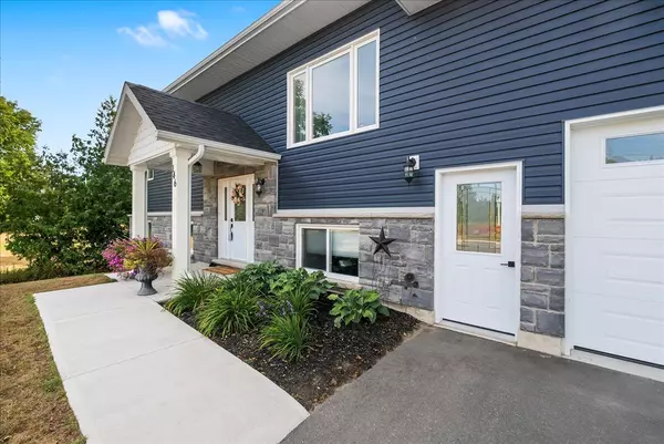 Clearview, ON L0M 1G0,146 Mary ST