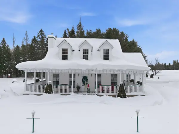 1650 Purbrook RD, Bracebridge, ON P1L 1X3