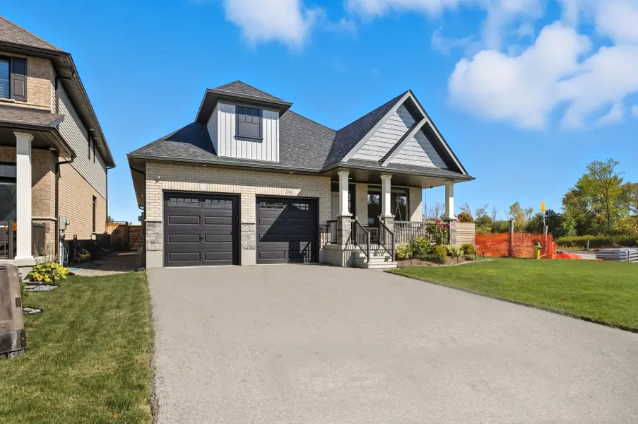 106 Cutting DR, Centre Wellington, ON N0B 1S0