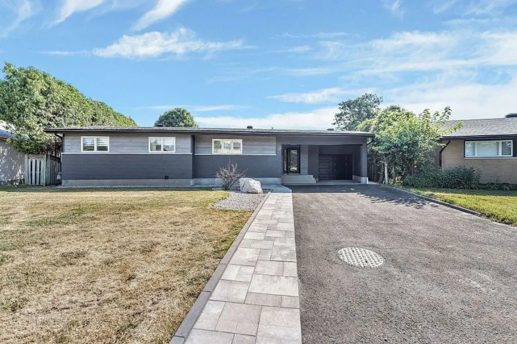 12 Largo CRES, Meadowlands - Crestview And Area, ON K2G 3C7