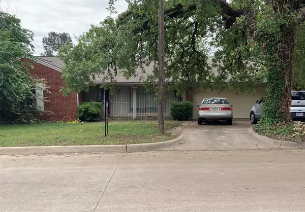 4712 Forest Hill Circle,  Forest Hill,  TX 76140