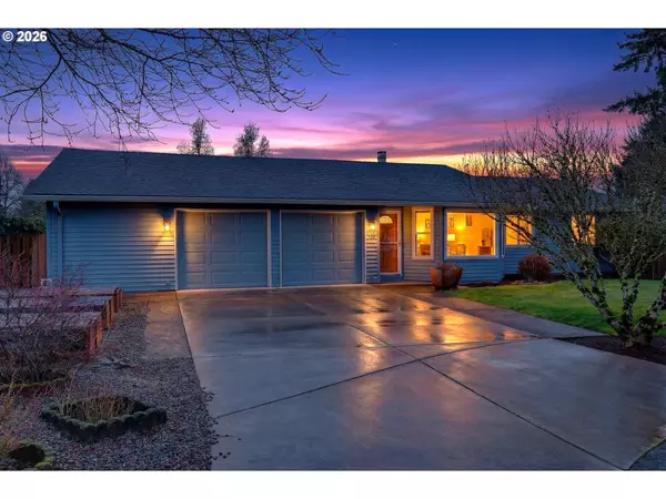 Oregon City, OR 97045,176 CANEMAH CT