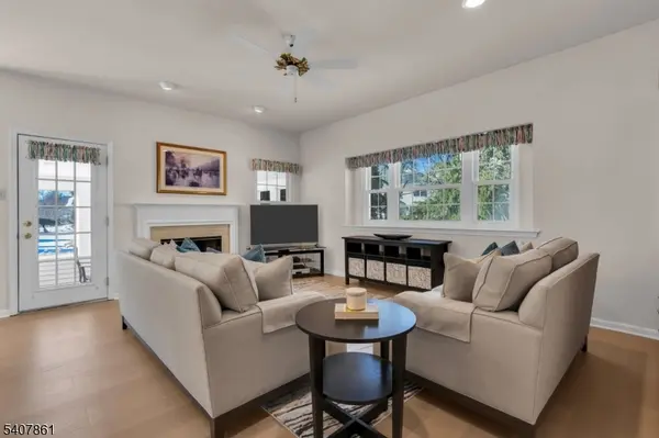 17 Craft Farm Dr, Bridgewater Twp., NJ 08807