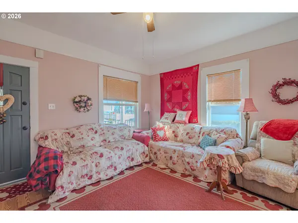 336 NW 17TH AVE, Camas, WA 98607