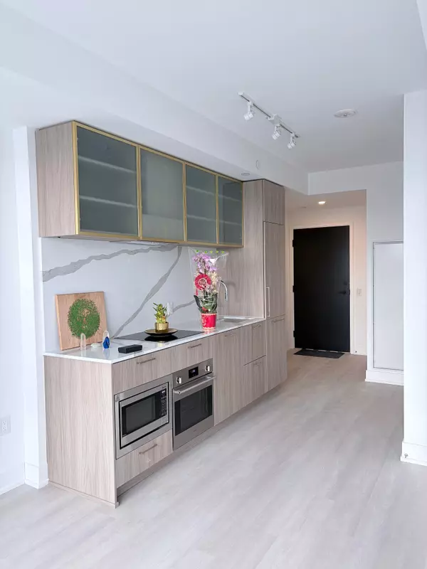 36 Olive AVE #1610, Toronto C14, ON M2N 0M4