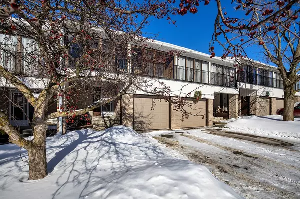 Brock, ON L0K 1A0,433 May ST #9