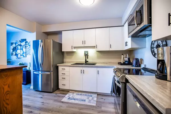 Brock, ON L0K 1A0,433 May ST #9