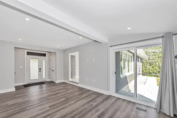 12 Largo CRES, Meadowlands - Crestview And Area, ON K2G 3C7