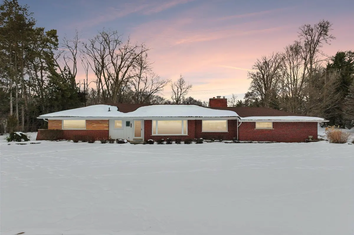 24700 N Cromwell DR, Franklin, MI 48025