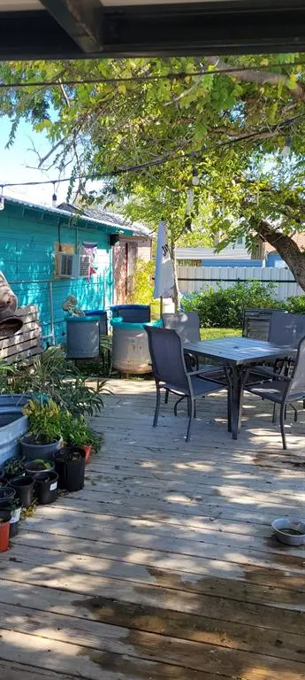 601 S COMMERCIAL Avenue, Coleman, TX 76834